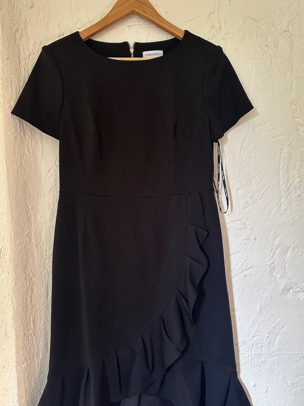 Calvin Klein Black Short-Sleeve Ruffle Sheath Dress